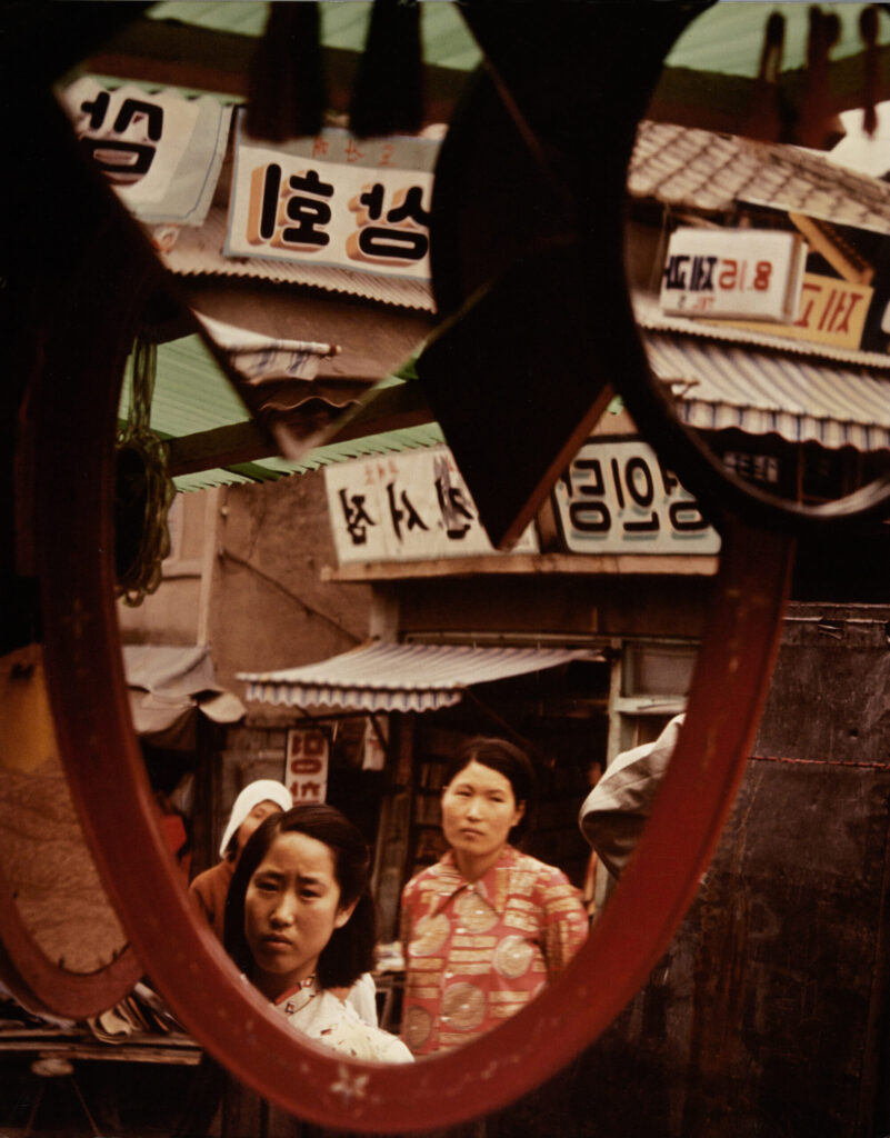 Nicolas Bouvier, Japan, Festival in Kyoto, 1964 – Private collection, Switzerland © Estate of Nicolas Bouvier